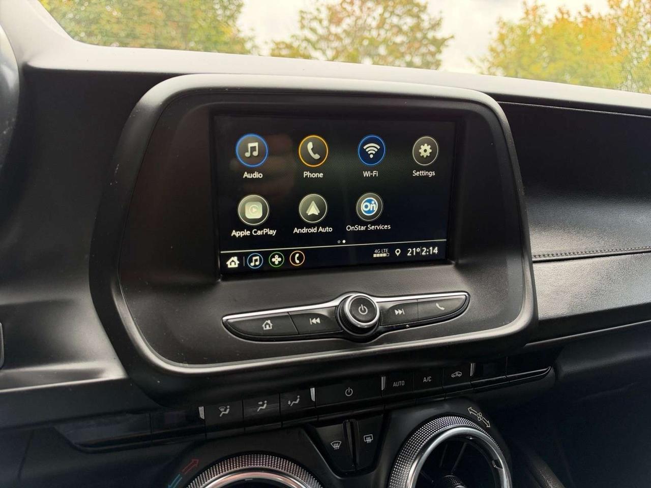 2019 Chevrolet Camaro AUTO / NO ACCIDENTS / NEON YELLOW / WELL MAINTAINED / CARPLAY / CAMERA Photo