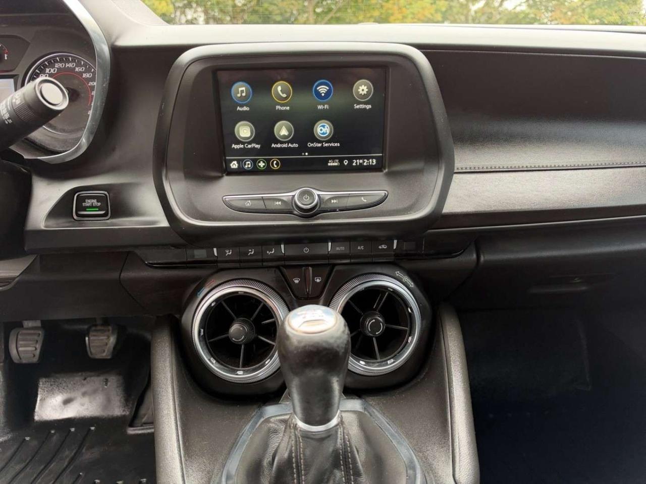 2019 Chevrolet Camaro AUTO / NO ACCIDENTS / NEON YELLOW / WELL MAINTAINED / CARPLAY / CAMERA Photo