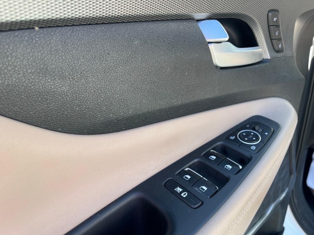 2019 Hyundai Santa Fe 2.0T Ultimate AWD Photo