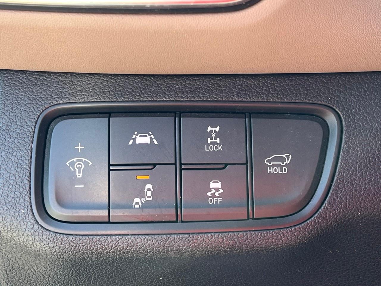2019 Hyundai Santa Fe 2.0T Ultimate AWD Photo