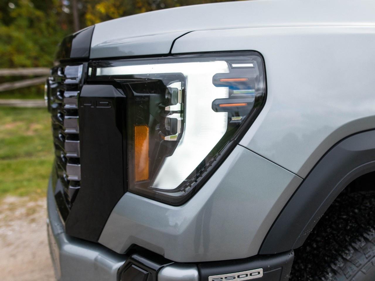 2026 GMC SIERRA 2500HD Crew Cab Standard Box 4-Wheel Drive Denali Ultimate Photo