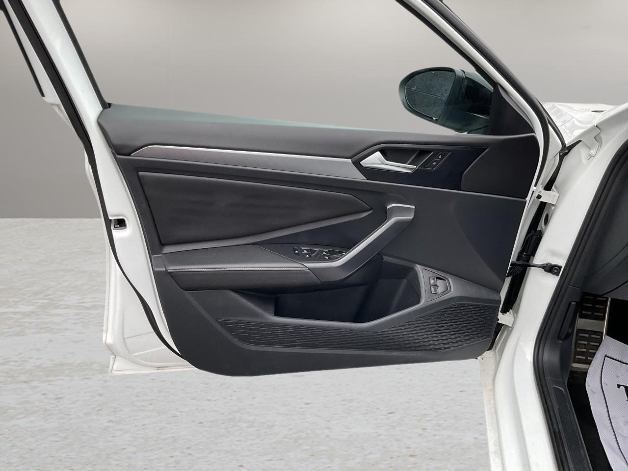 2024 Volkswagen Jetta Comfortline (A8) 4dr Sedan Photo