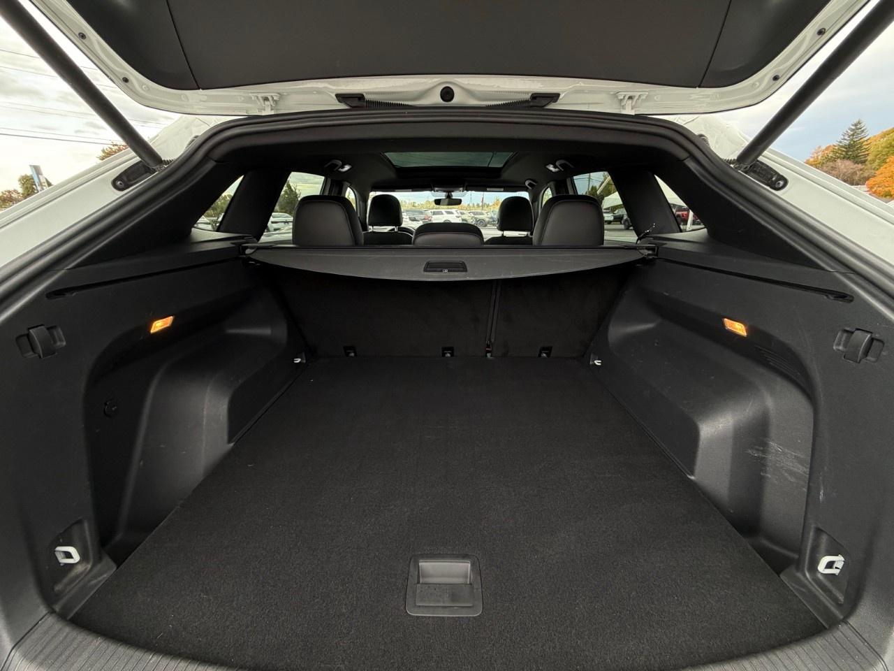 2021 Volkswagen Atlas Cross Sport Highline 3.6 FSI 4MOTION Photo