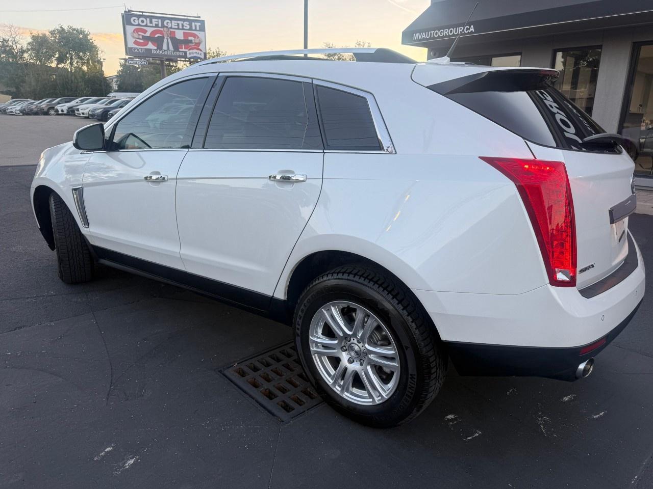 2014 Cadillac SRX FWD 4DR LUXURY Photo