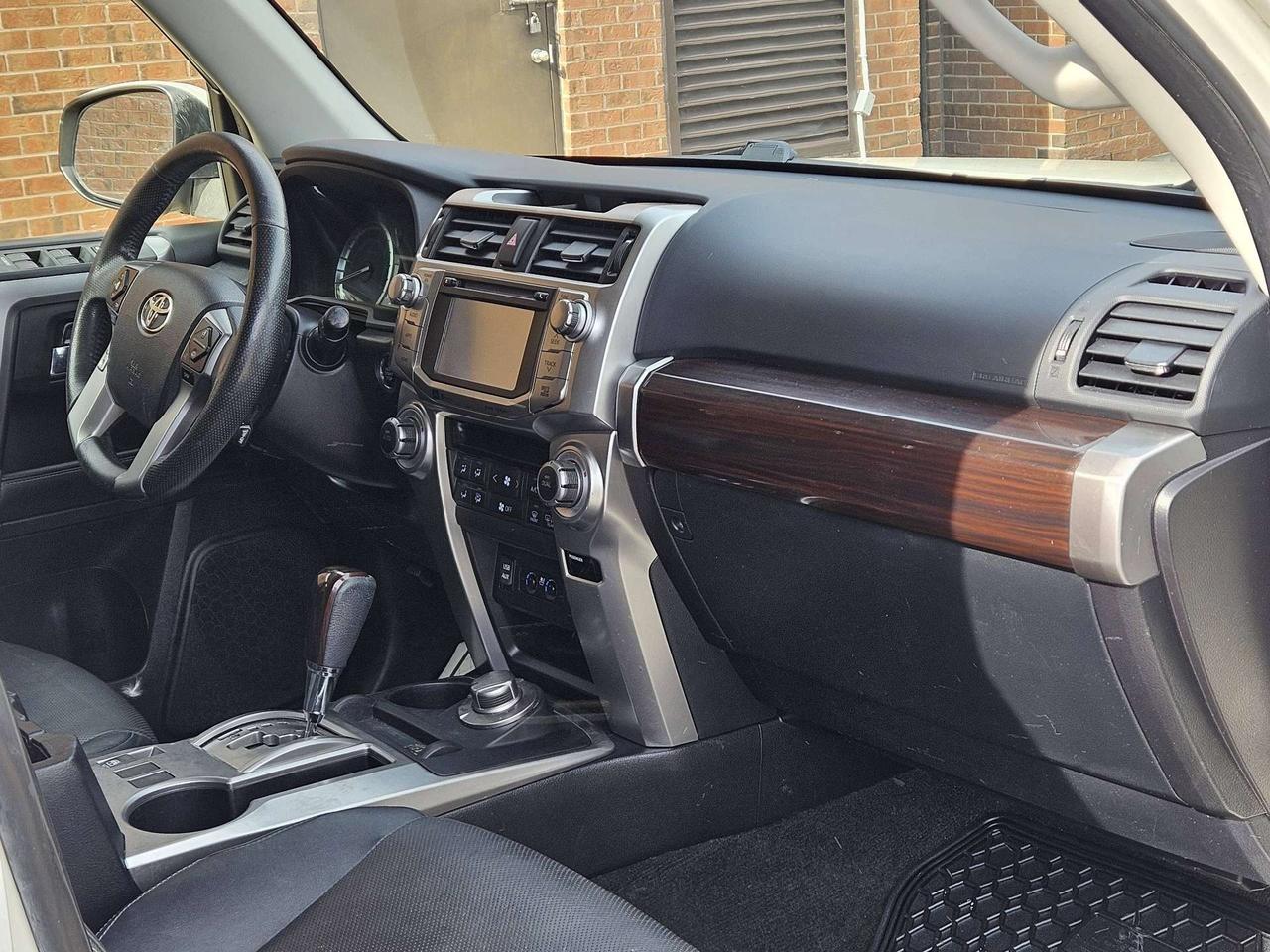2017 Toyota 4Runner Limited 4WD-Navi-JBL-Heat and Vent Leather-Blind SM-Sunroof-NO Accidents Photo