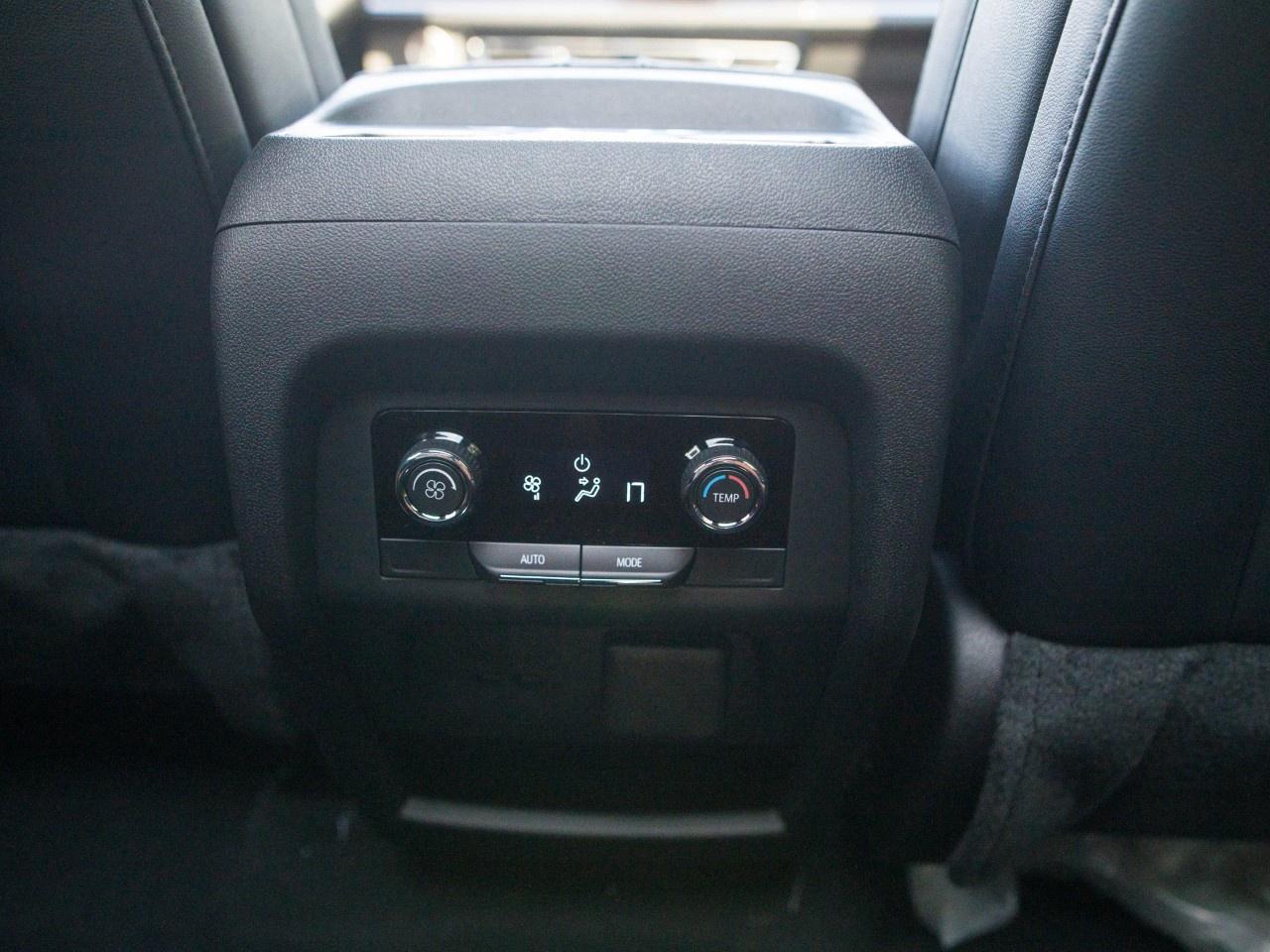 2027 Chevrolet Traverse AWD 4dr Z71 Photo