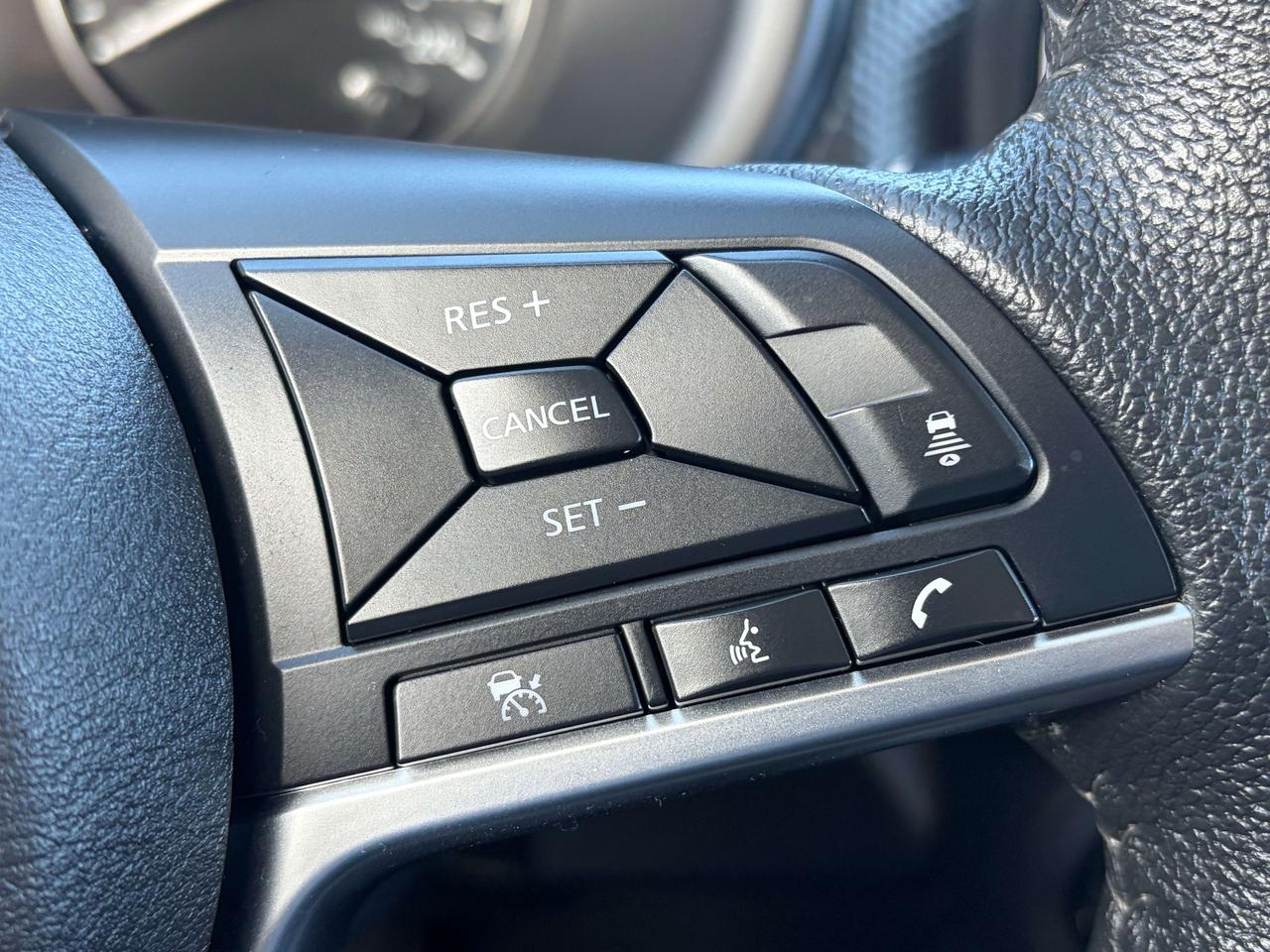 2024 Nissan Kicks SV/AWD/HEATED SEATS/BACK UP CAM/CALL PICTON Photo