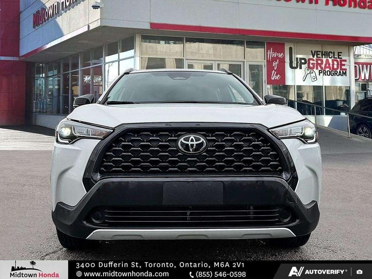 2025 Toyota Corolla Cross LE AWD Photo