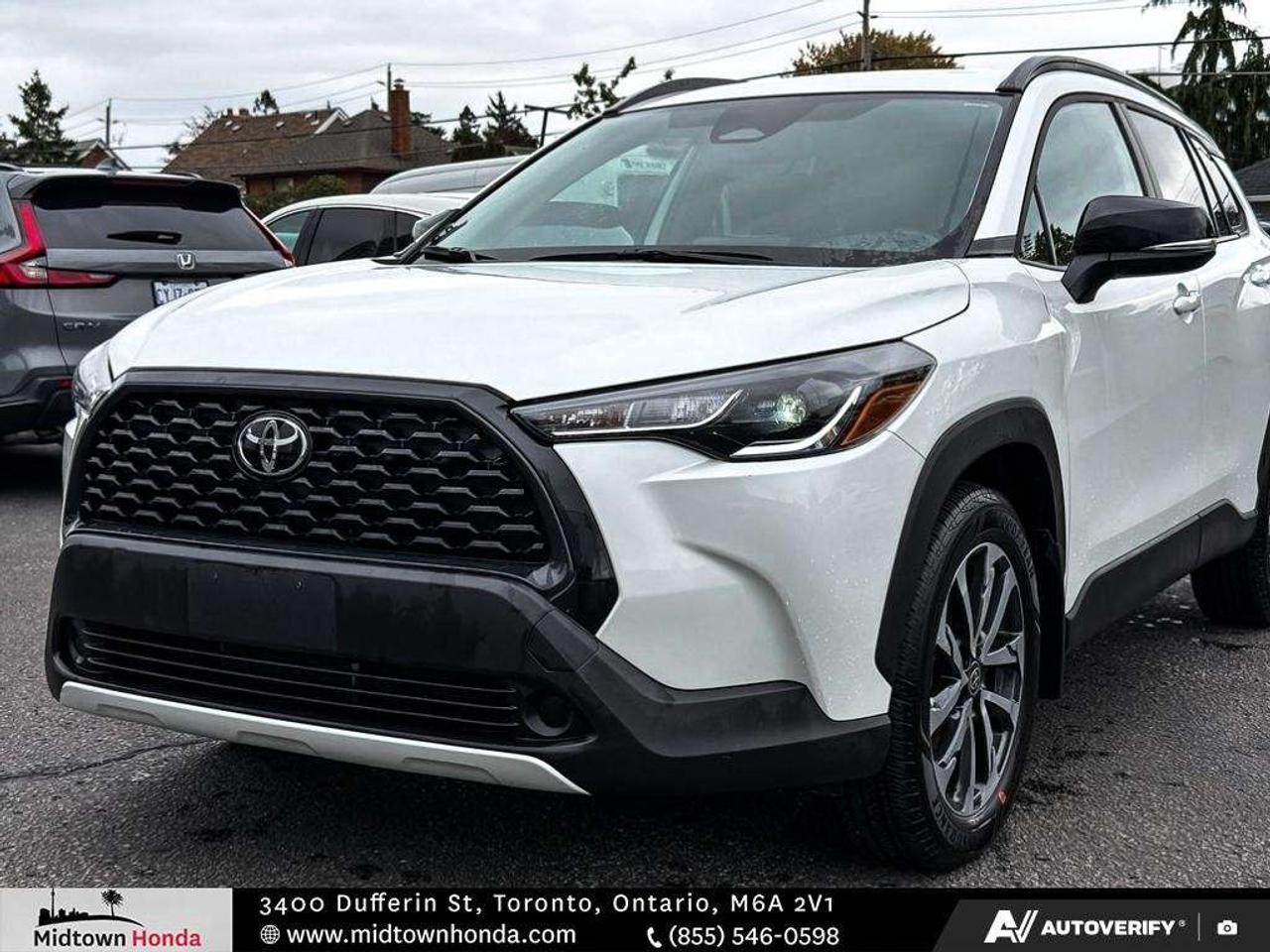 2025 Toyota Corolla Cross LE AWD Photo
