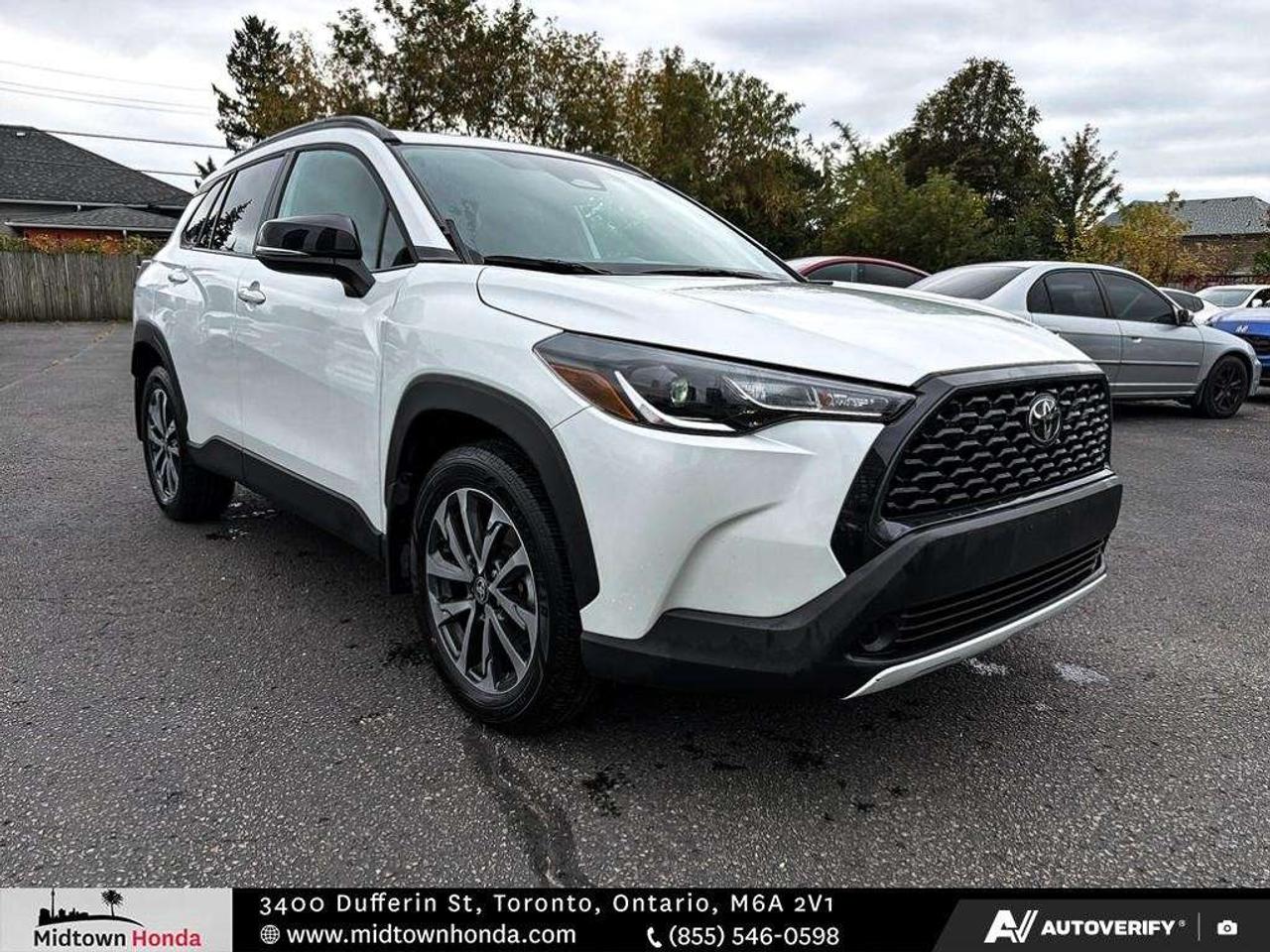 2025 Toyota Corolla Cross LE AWD Photo