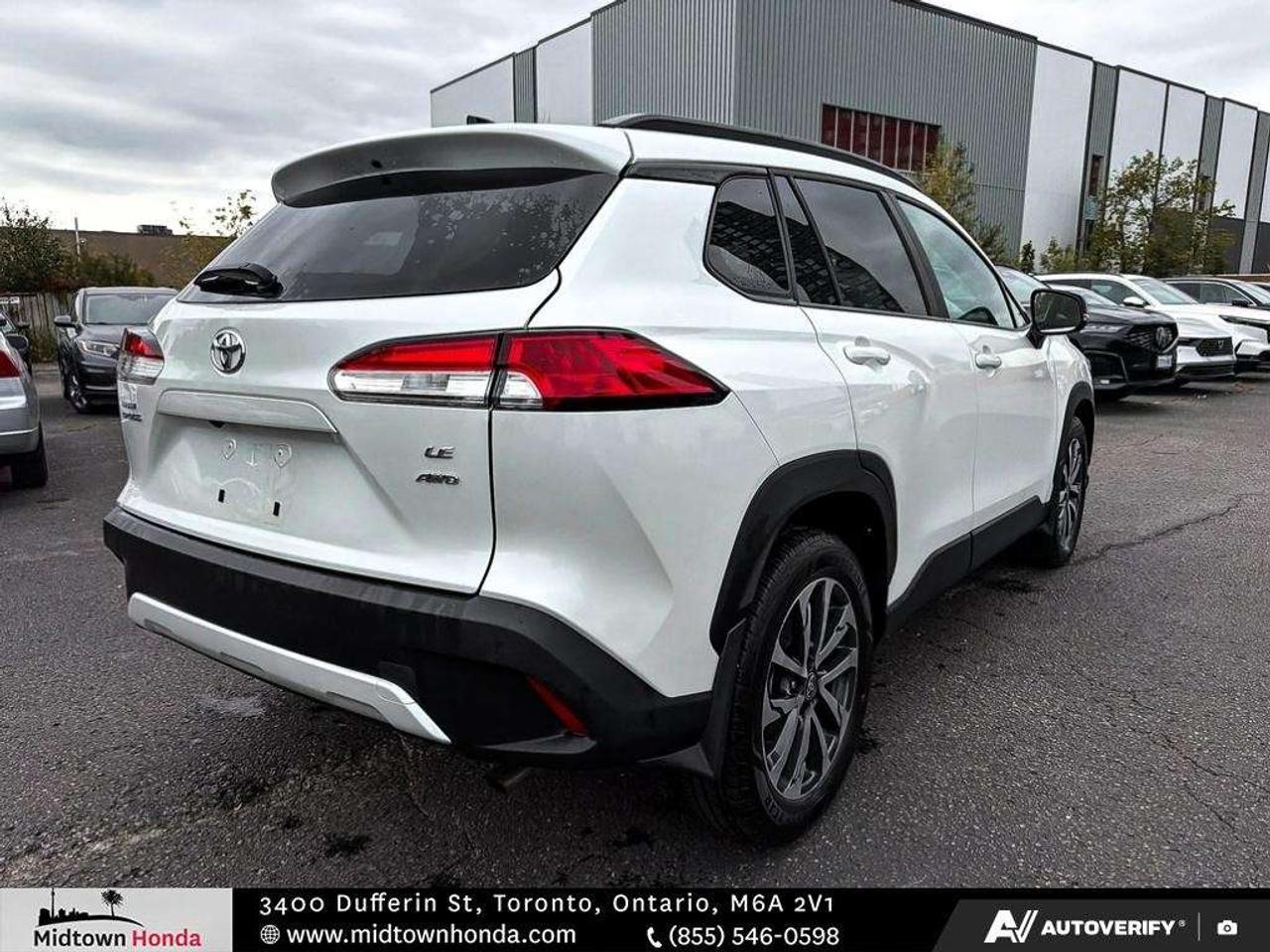 2025 Toyota Corolla Cross LE AWD Photo