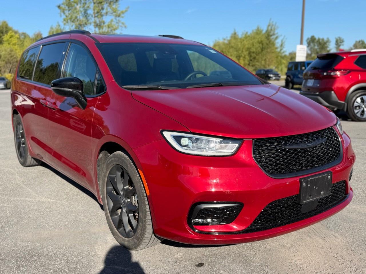 2024 Chrysler Pacifica TOURING-L FWD Photo