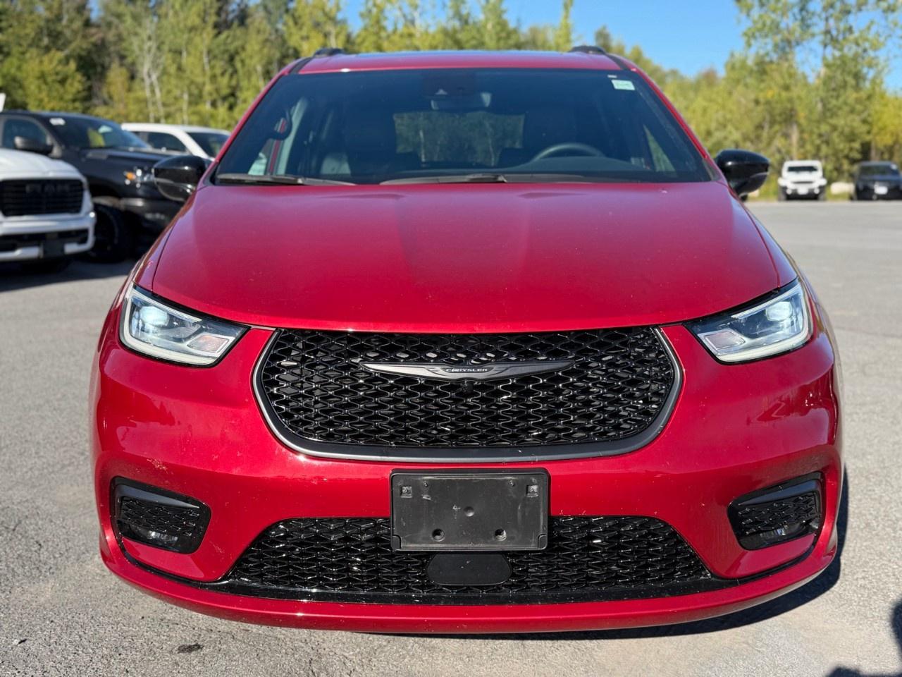 2024 Chrysler Pacifica TOURING-L FWD Photo