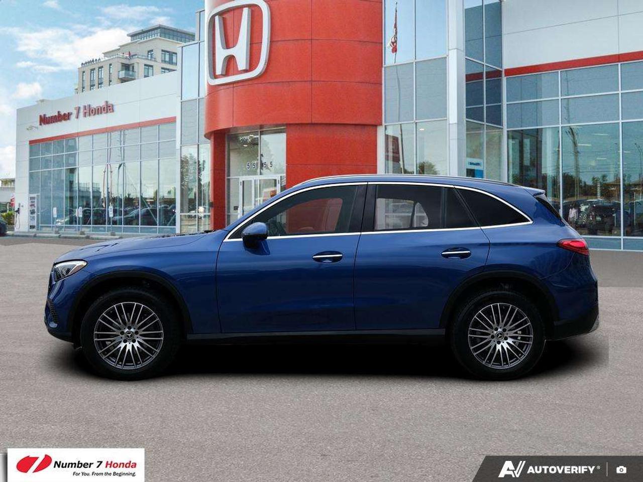 2024 Mercedes-Benz GLC GLC 300 *NO REPORTED ACCIDENTS*ONE OWNER Photo2