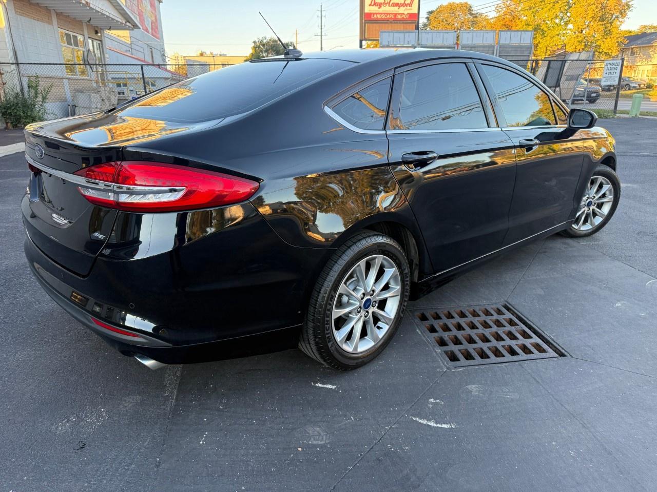 2017 Ford Fusion 4dr Sdn SE FWD Photo