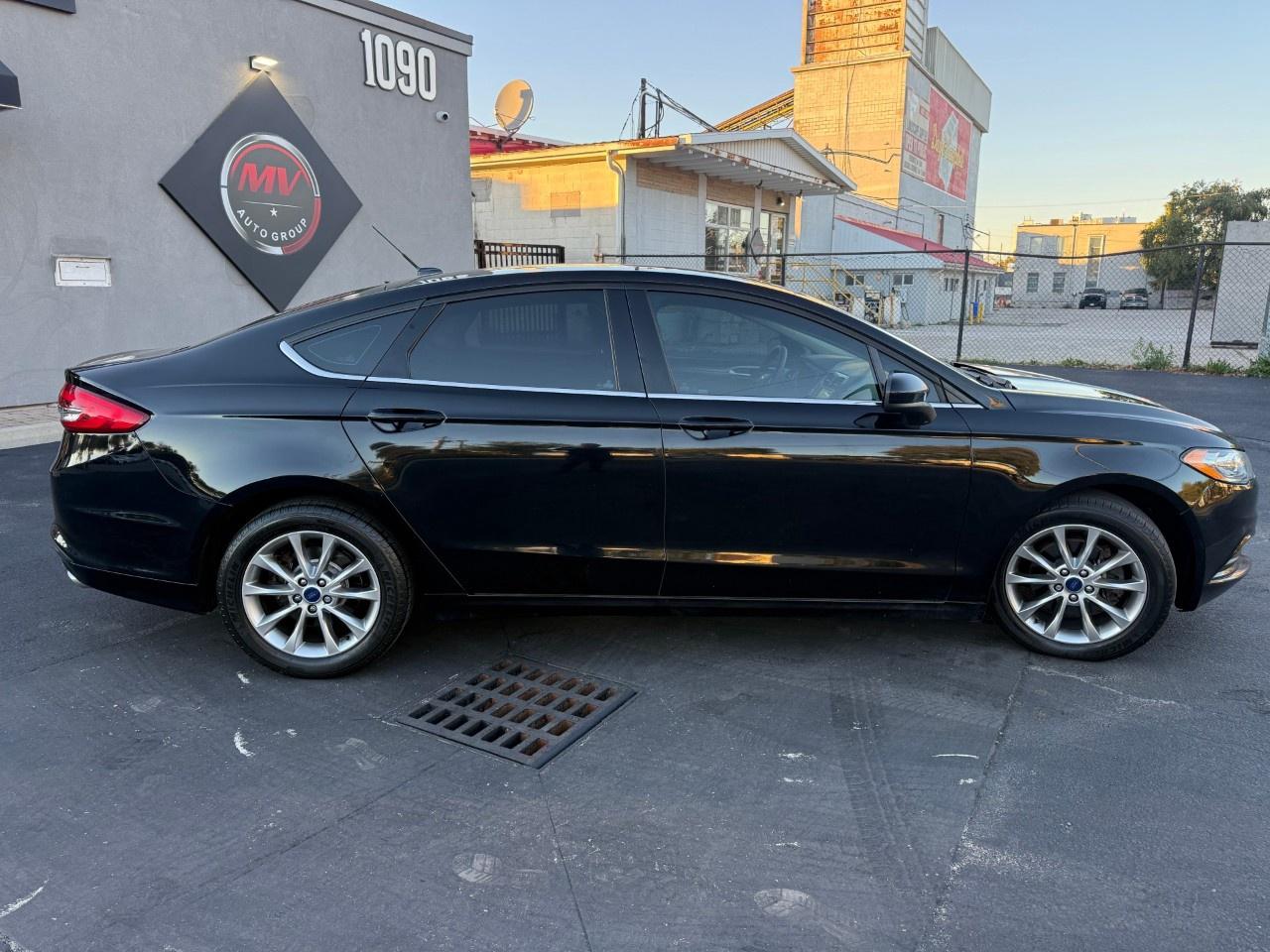 2017 Ford Fusion 4dr Sdn SE FWD Photo