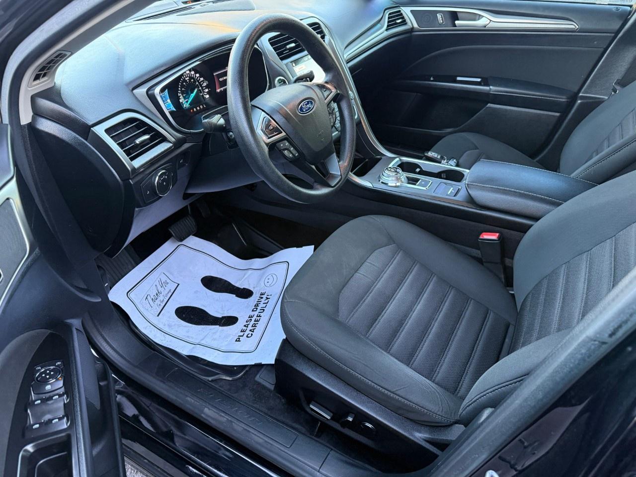 2017 Ford Fusion 4dr Sdn SE FWD Photo
