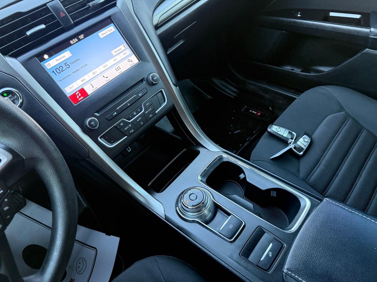 2017 Ford Fusion 4dr Sdn SE FWD Photo