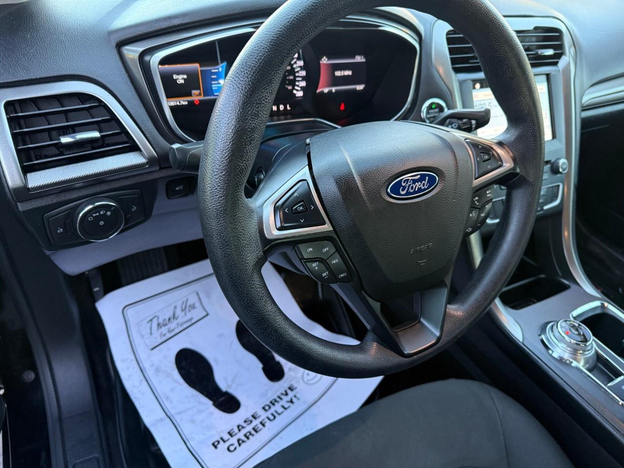 2017 Ford Fusion 4dr Sdn SE FWD Photo