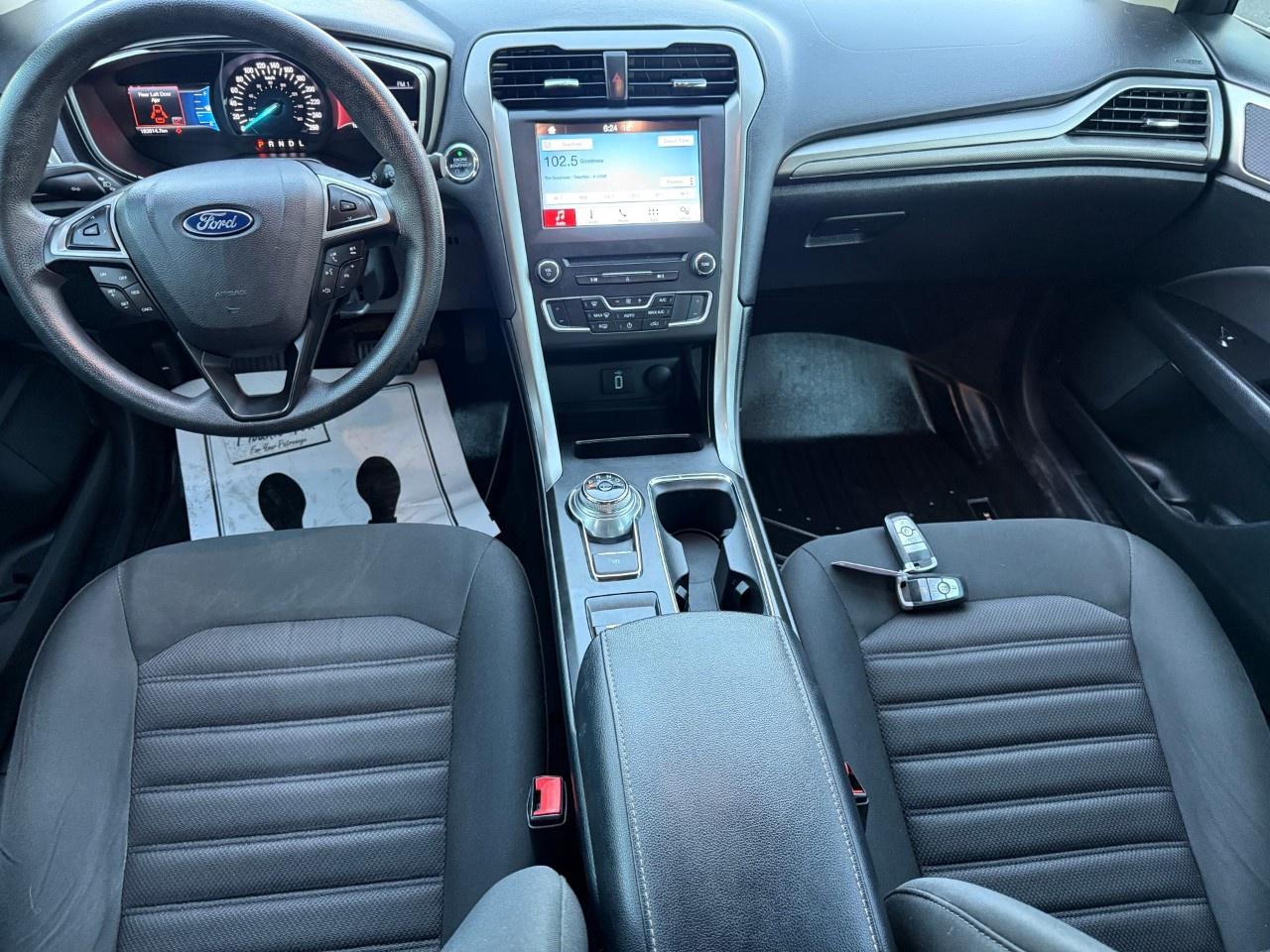 2017 Ford Fusion 4dr Sdn SE FWD Photo