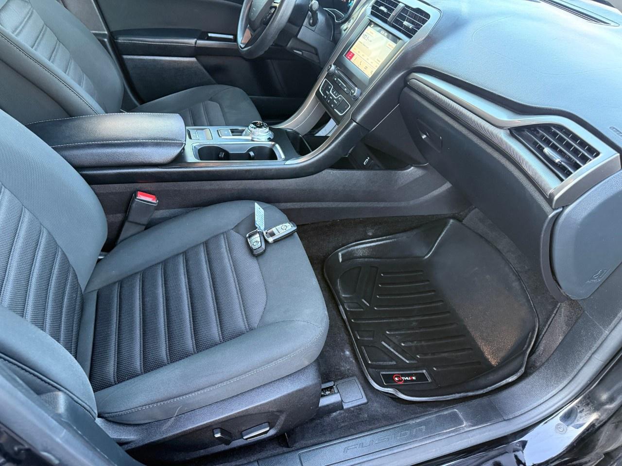 2017 Ford Fusion 4dr Sdn SE FWD Photo