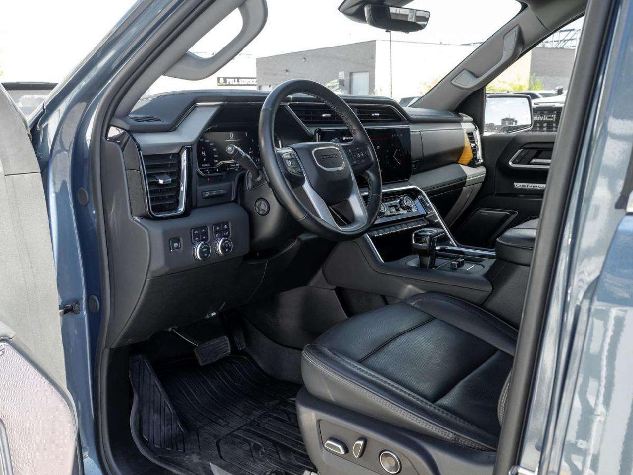 2025 GMC Sierra 1500 Crew Cab Standard Box 4-Wheel Drive Denali Photo