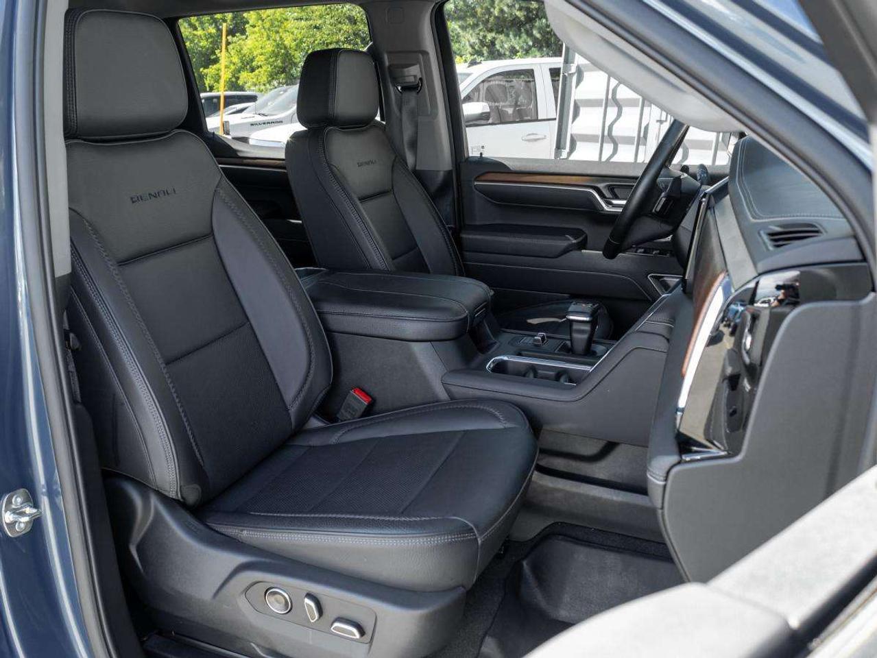 2025 GMC Sierra 1500 Crew Cab Standard Box 4-Wheel Drive Denali Photo