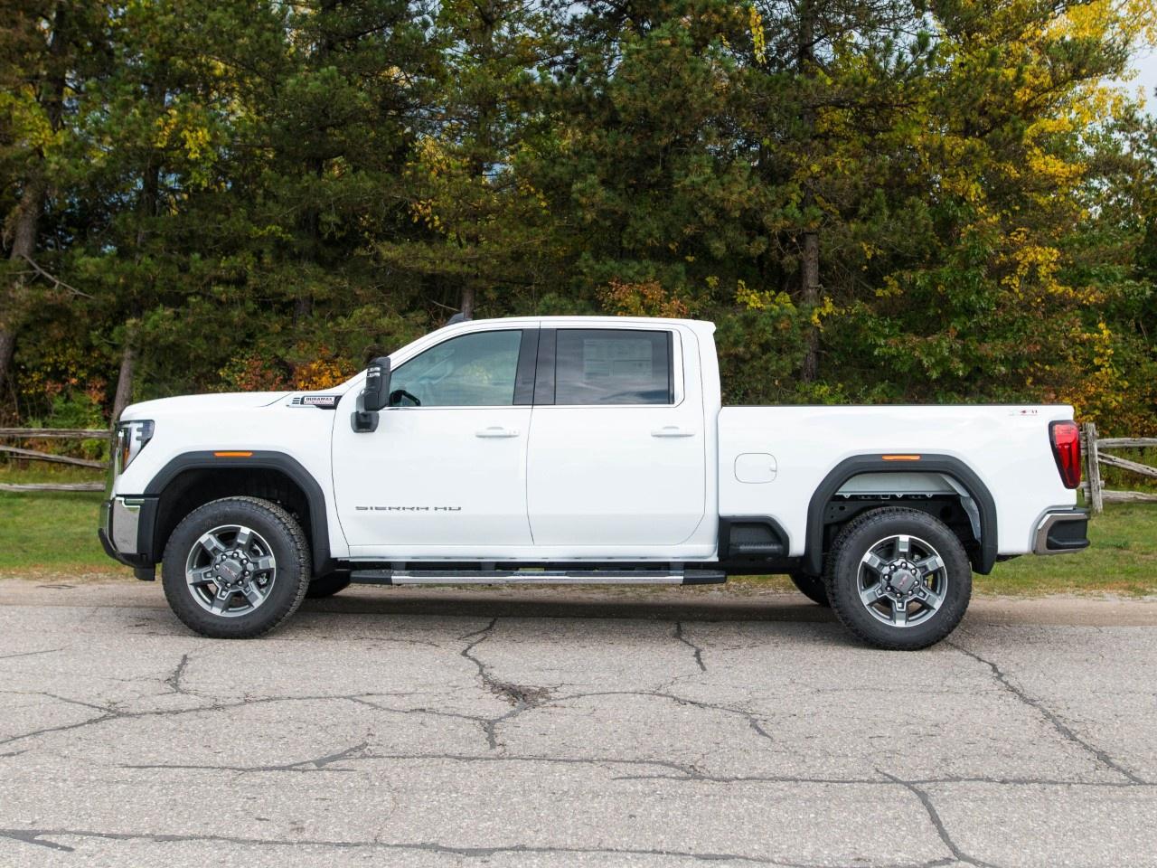 2026 GMC SIERRA 2500HD Crew Cab Standard Box 4-Wheel Drive SLE Photo5