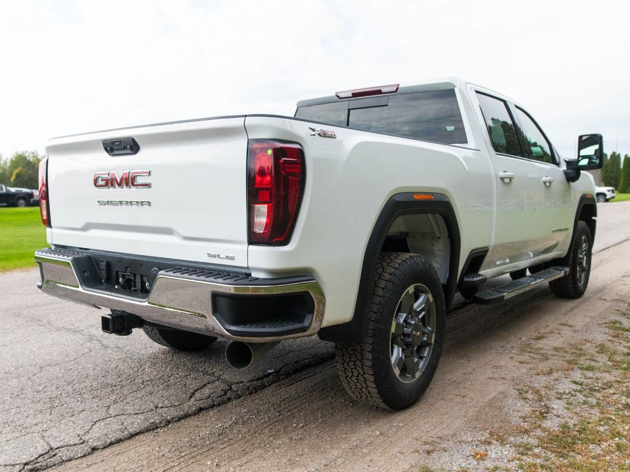 2026 GMC SIERRA 2500HD Crew Cab Standard Box 4-Wheel Drive SLE Photo