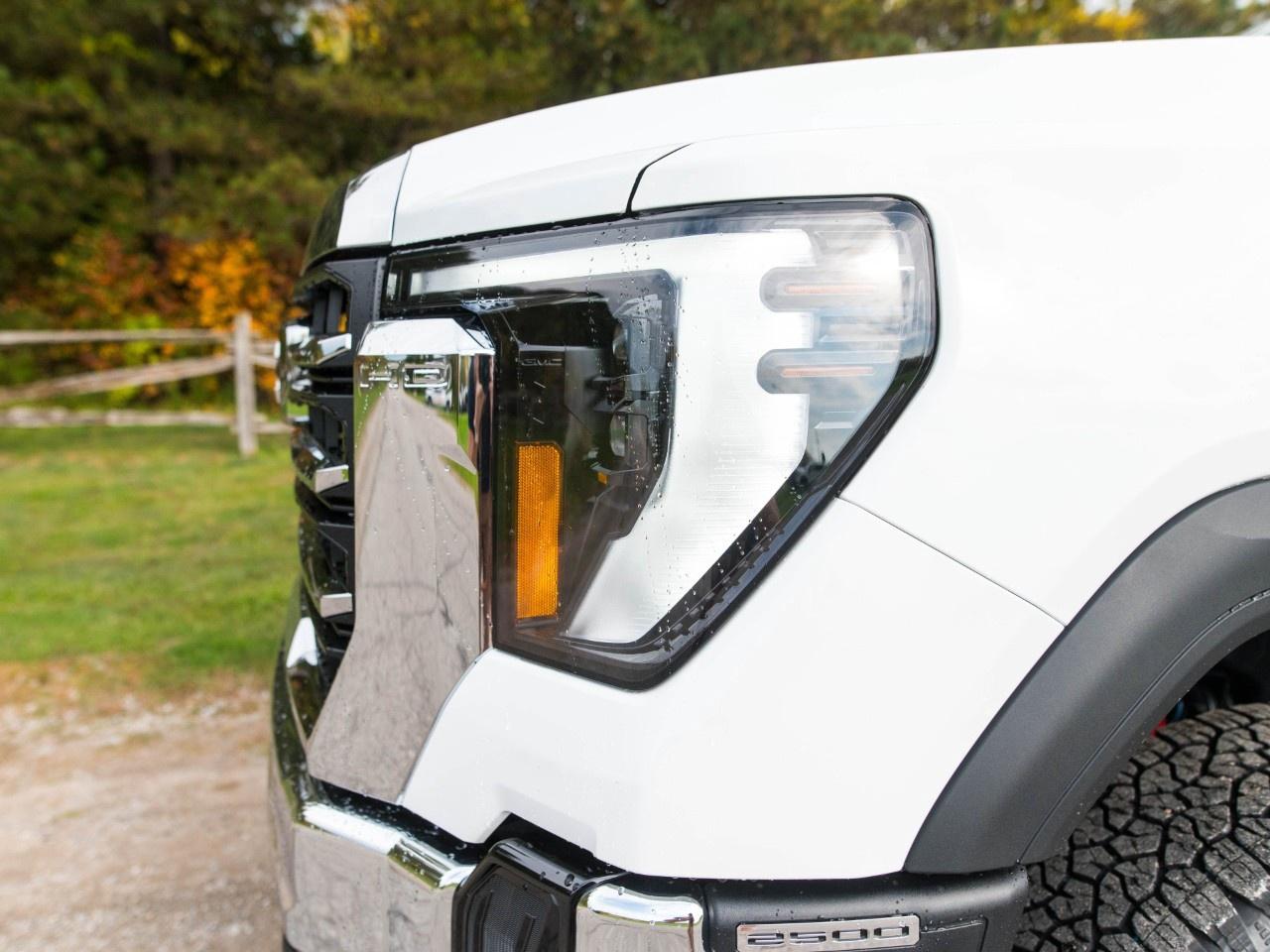 2026 GMC SIERRA 2500HD Crew Cab Standard Box 4-Wheel Drive SLE Photo
