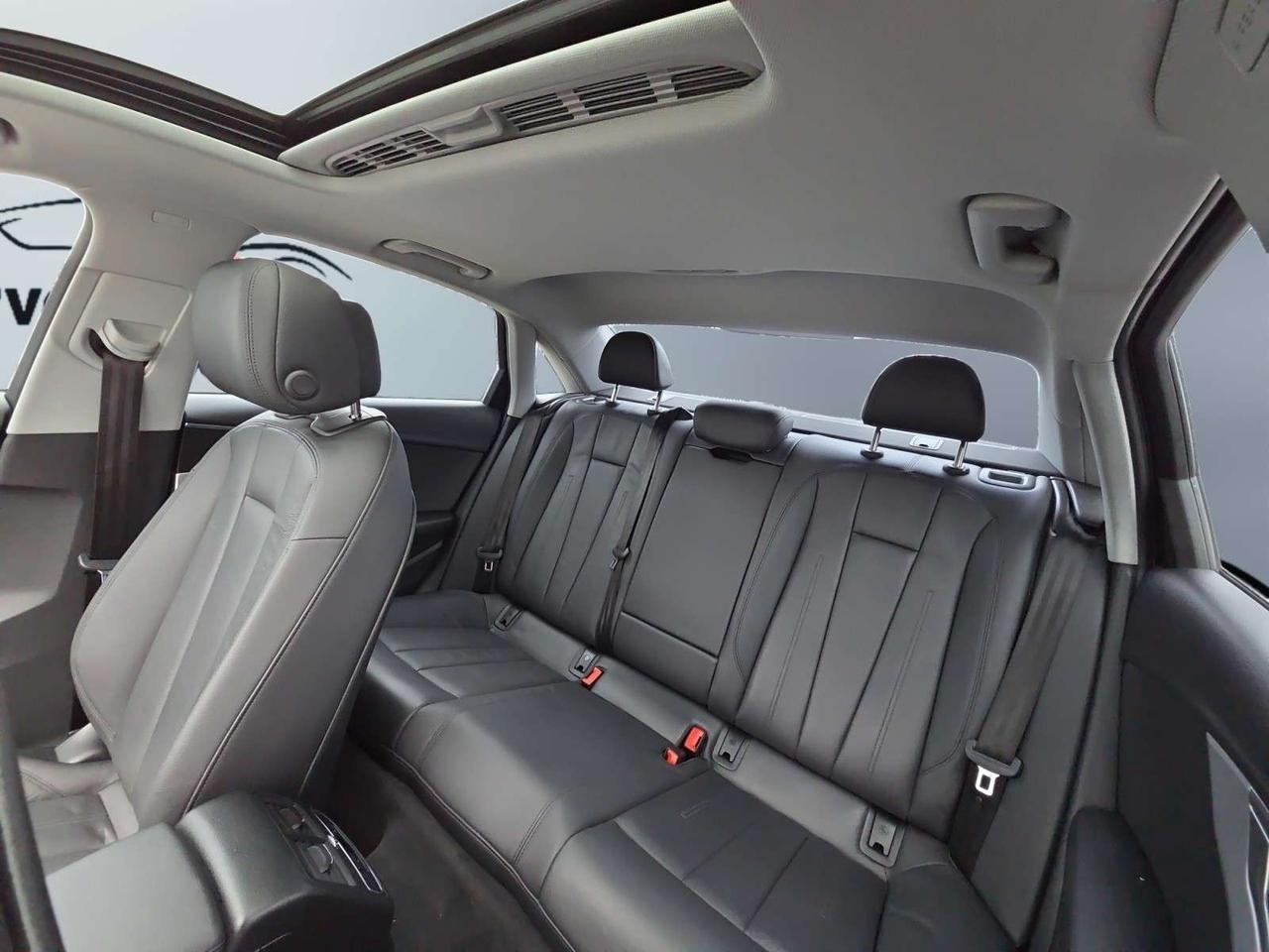 2019 Audi A4 Technik * NO ACCIDENTS / BANG & OLUFSEN / CARPLAY / DRIVER ASSIST Photo