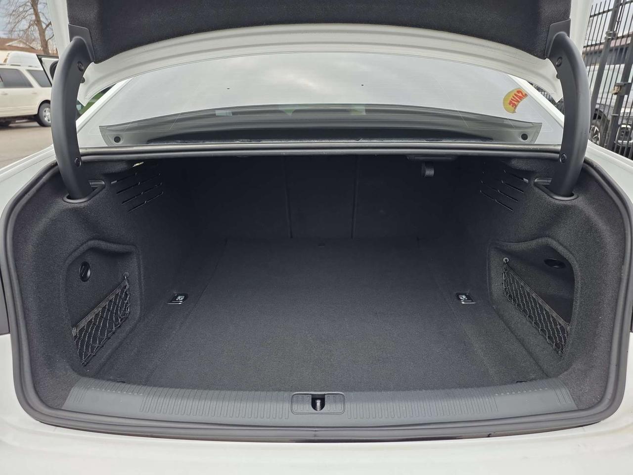 2019 Audi A4 Technik * NO ACCIDENTS / BANG & OLUFSEN / CARPLAY / DRIVER ASSIST Photo