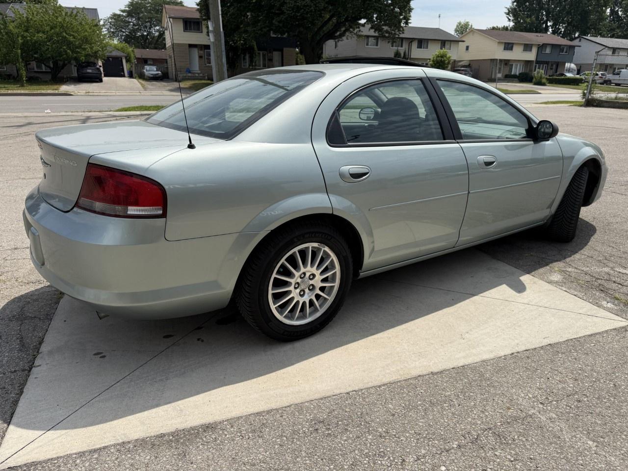 2005 Chrysler Sebring Sdn 4dr Sdn Touring Photo4