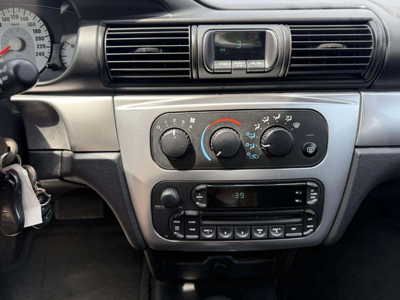 2005 Chrysler Sebring Sdn 4dr Sdn Touring Photo