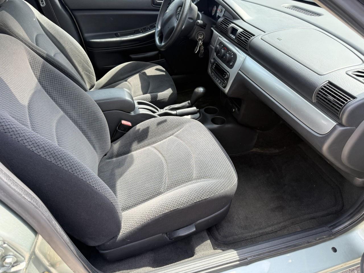 2005 Chrysler Sebring Sdn 4dr Sdn Touring Photo
