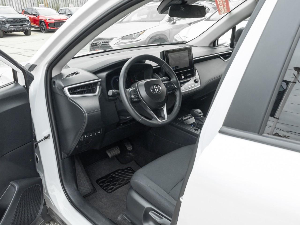 2026 Toyota Corolla Cross LE AWD Photo