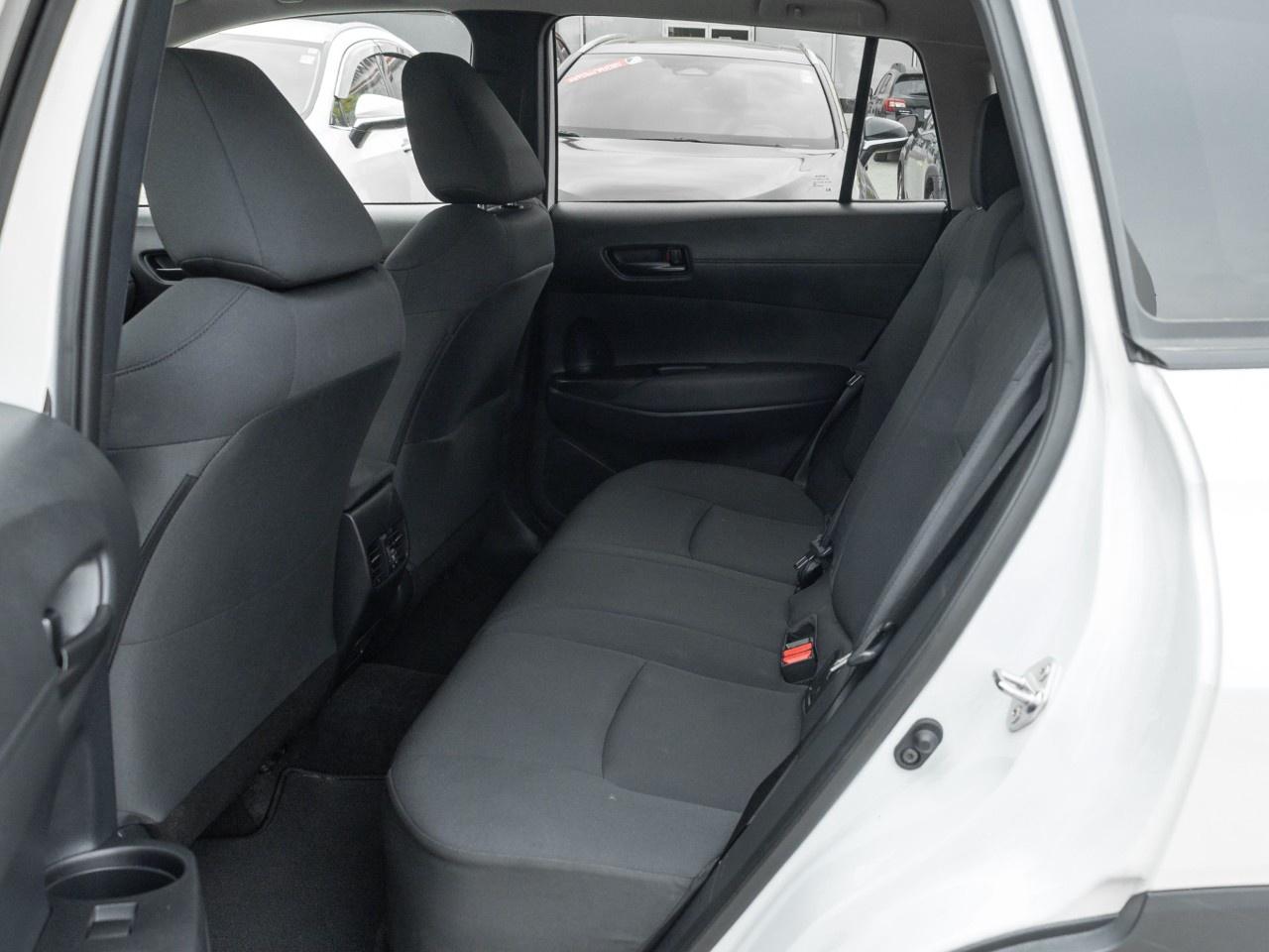2026 Toyota Corolla Cross LE AWD Photo