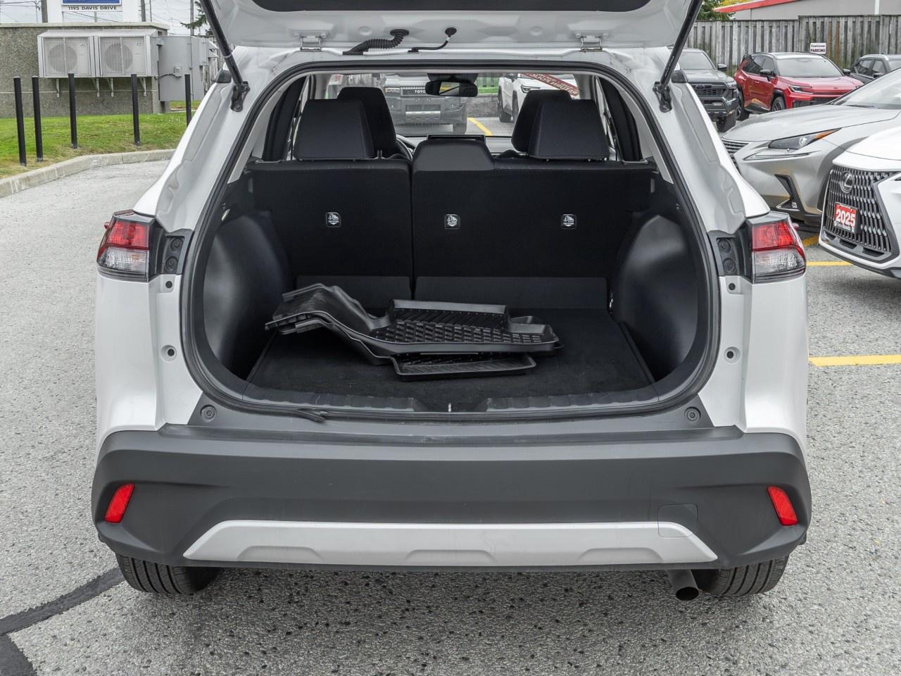 2026 Toyota Corolla Cross LE AWD Photo