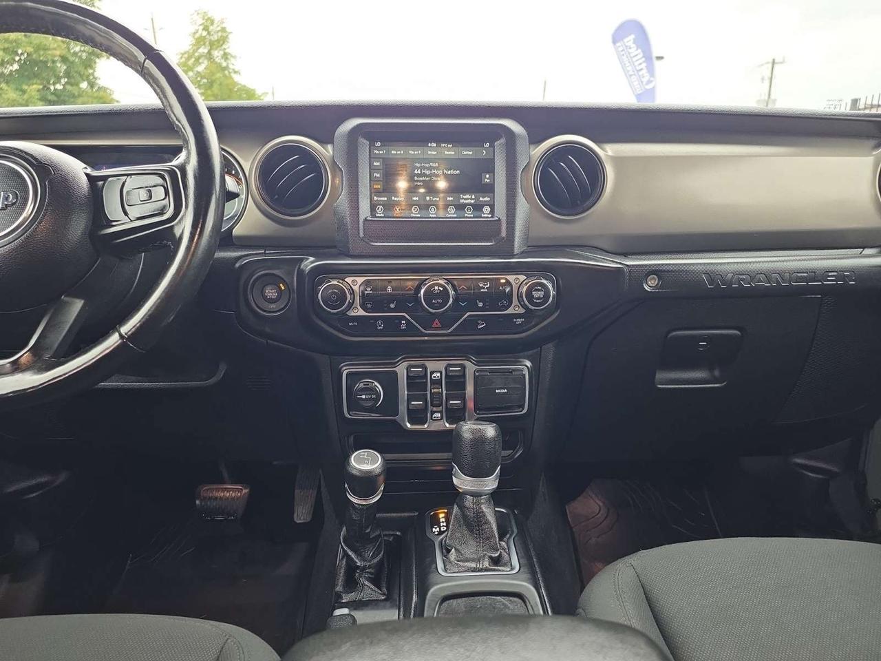 2021 Jeep Wrangler Unlimited Willys 4x4 * NO ACCIDENTS / ALPINE SOUND / LED LIGHTS / CAMERA Photo