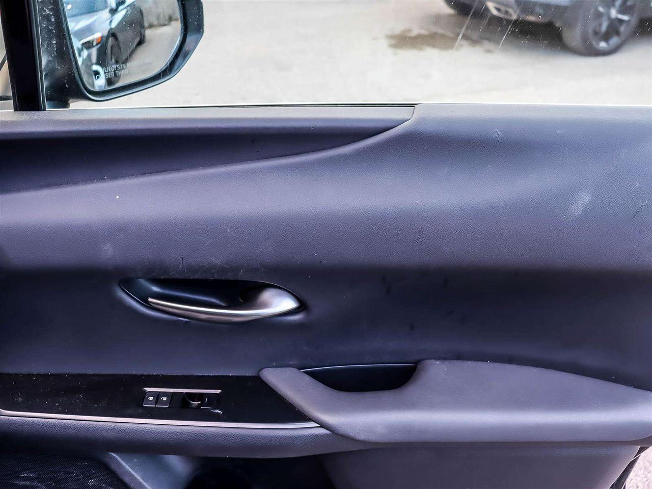 2025 Lexus UX UX 300H HYBRID AWD ADAPTIVE CRUISE POWER SEATS Photo