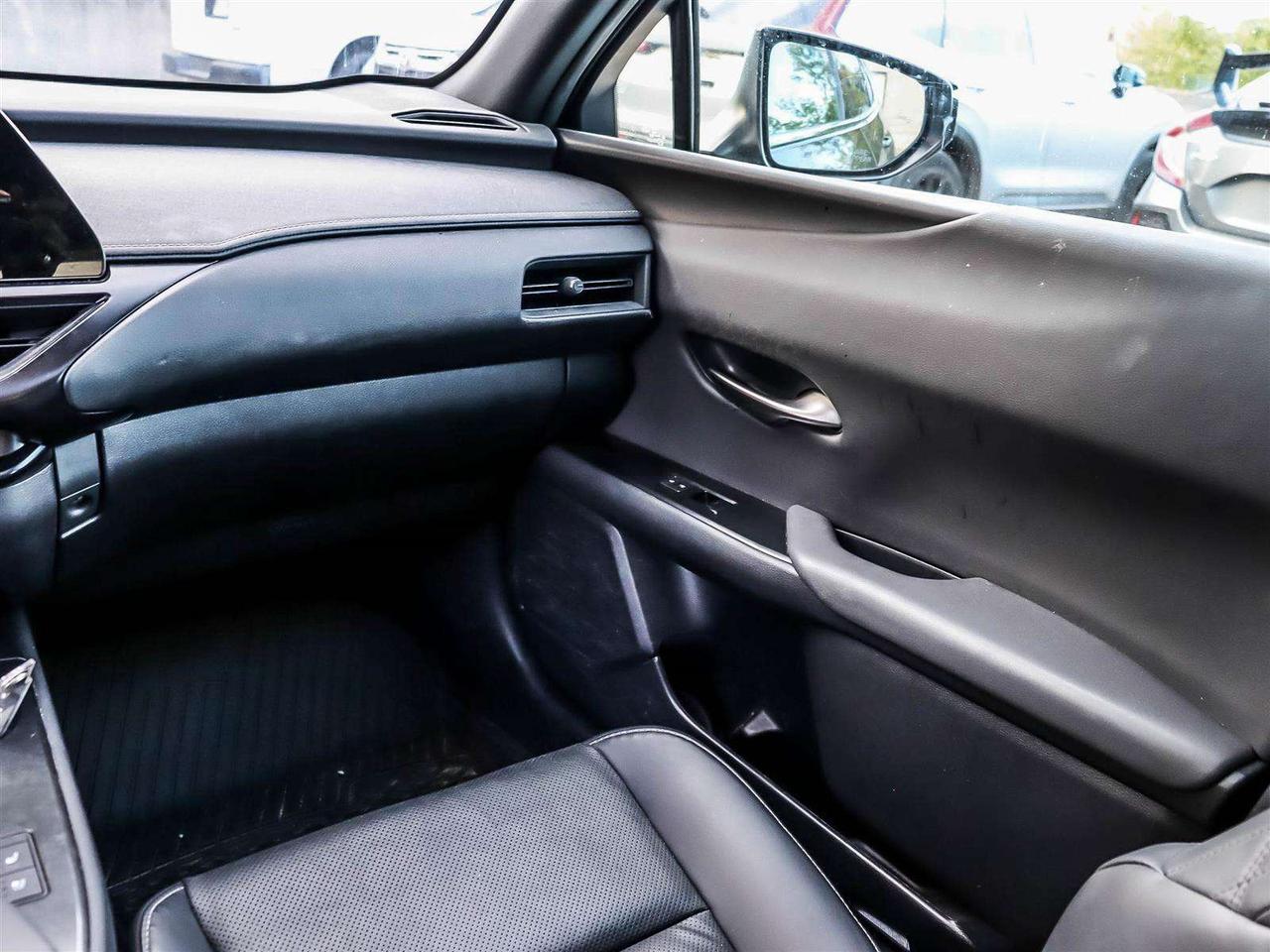 2025 Lexus UX UX 300H HYBRID AWD ADAPTIVE CRUISE POWER SEATS Photo