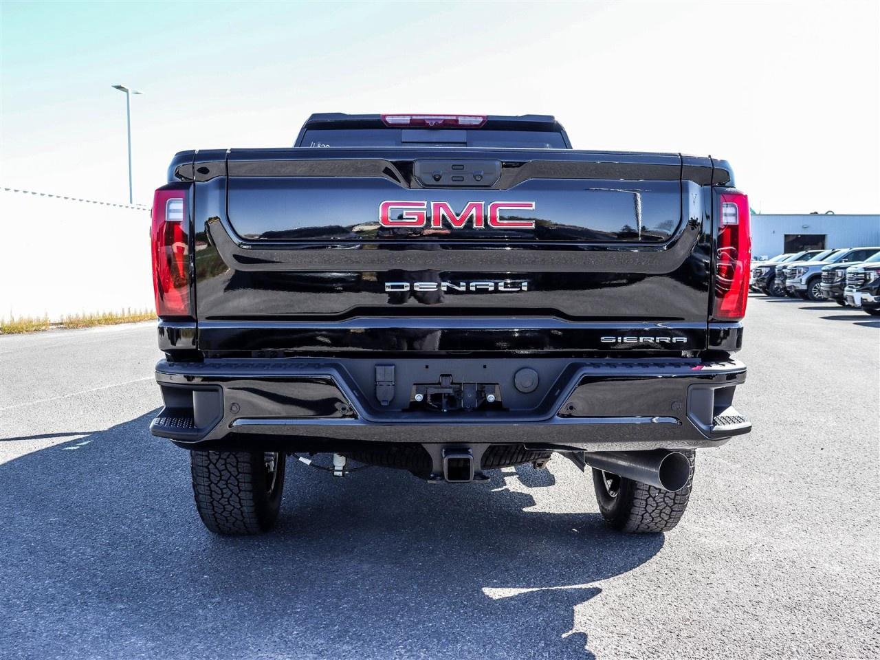 2026 GMC SIERRA 2500HD Crew Cab Standard Box 4-Wheel Drive Denali Photo