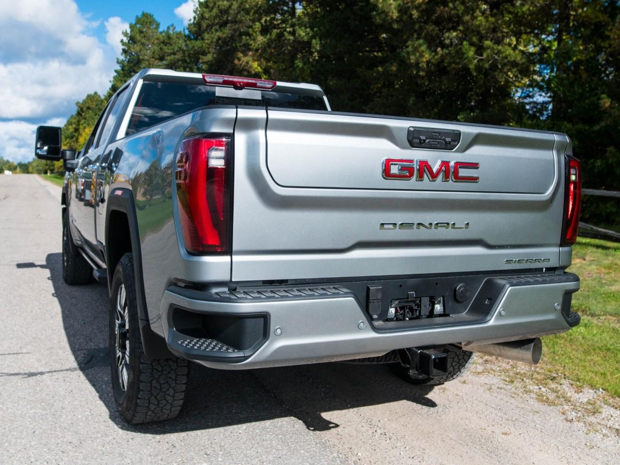 2026 GMC SIERRA 2500HD Crew Cab Standard Box 4-Wheel Drive Denali Photo