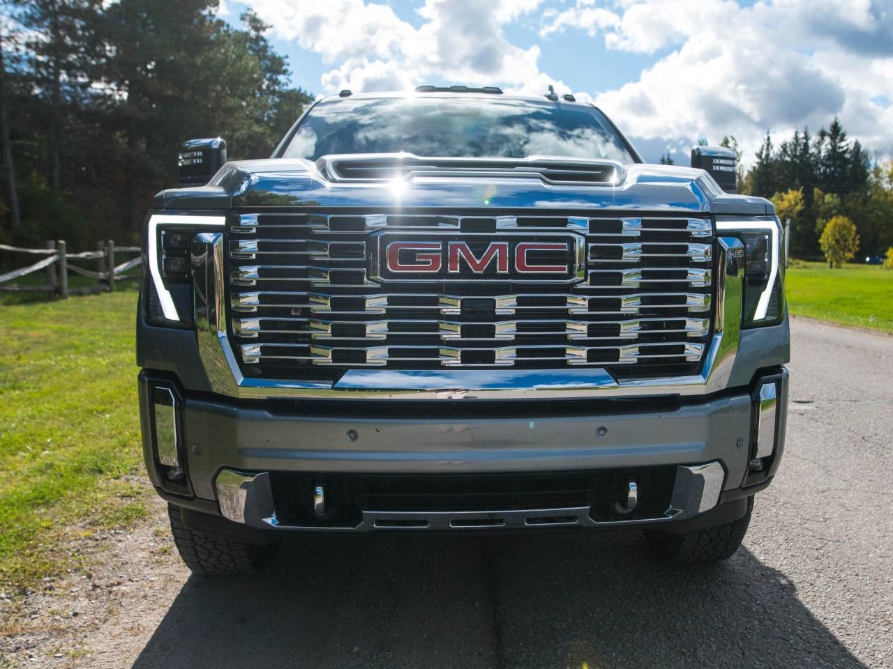 2026 GMC SIERRA 2500HD Crew Cab Standard Box 4-Wheel Drive Denali Photo