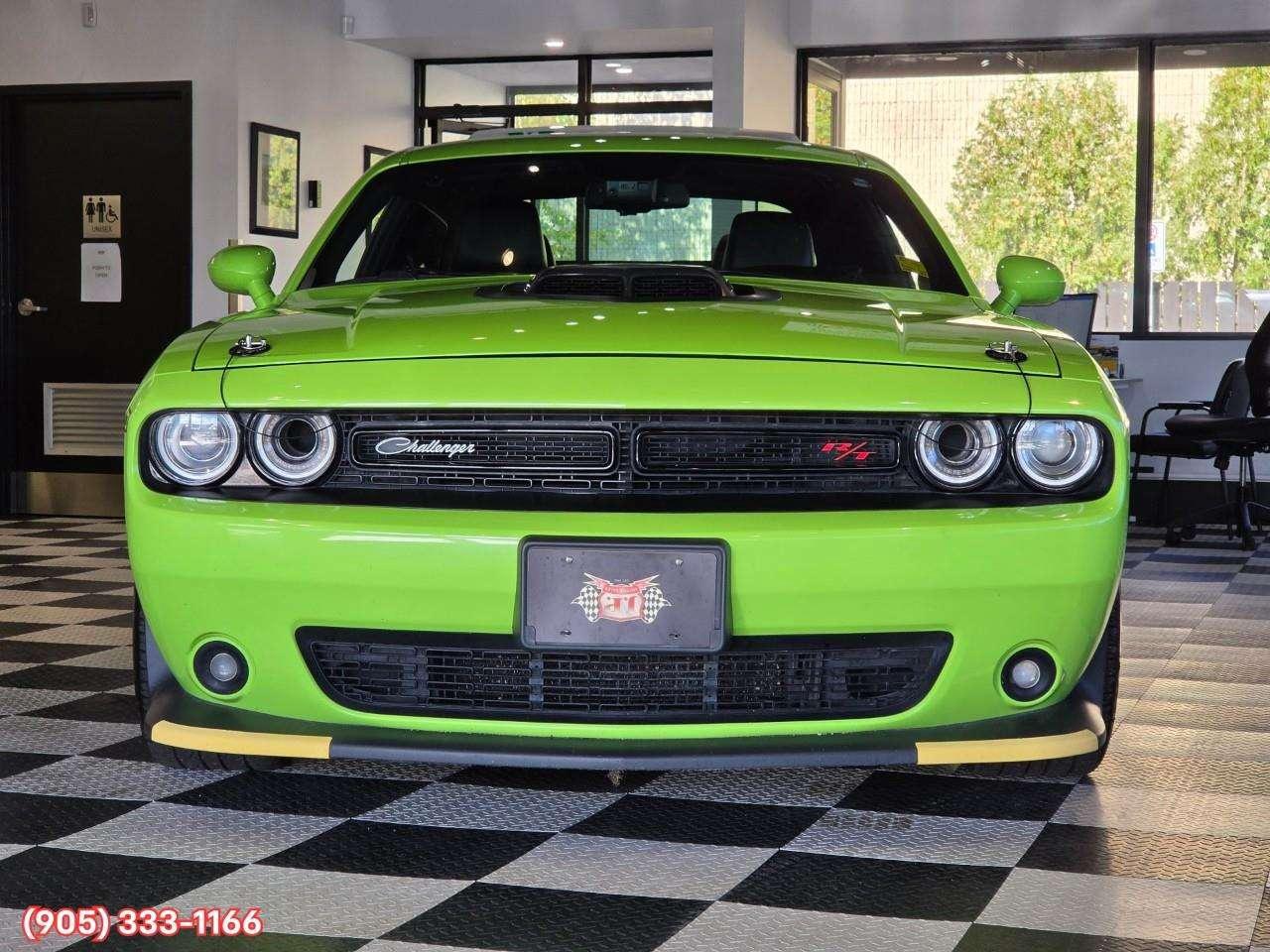 2019 Dodge Challenger R/T Apple CarPlay & Android Auto • Power Driver Seat • Rear Parking Sensors • SiriusXM® Satellite Radio • Alloy Wheels Photo5