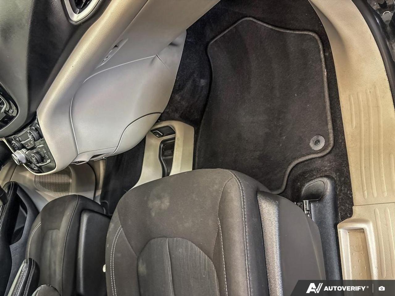2022 Chrysler Grand Caravan SXT Front-Wheel Drive Passenger Van Photo