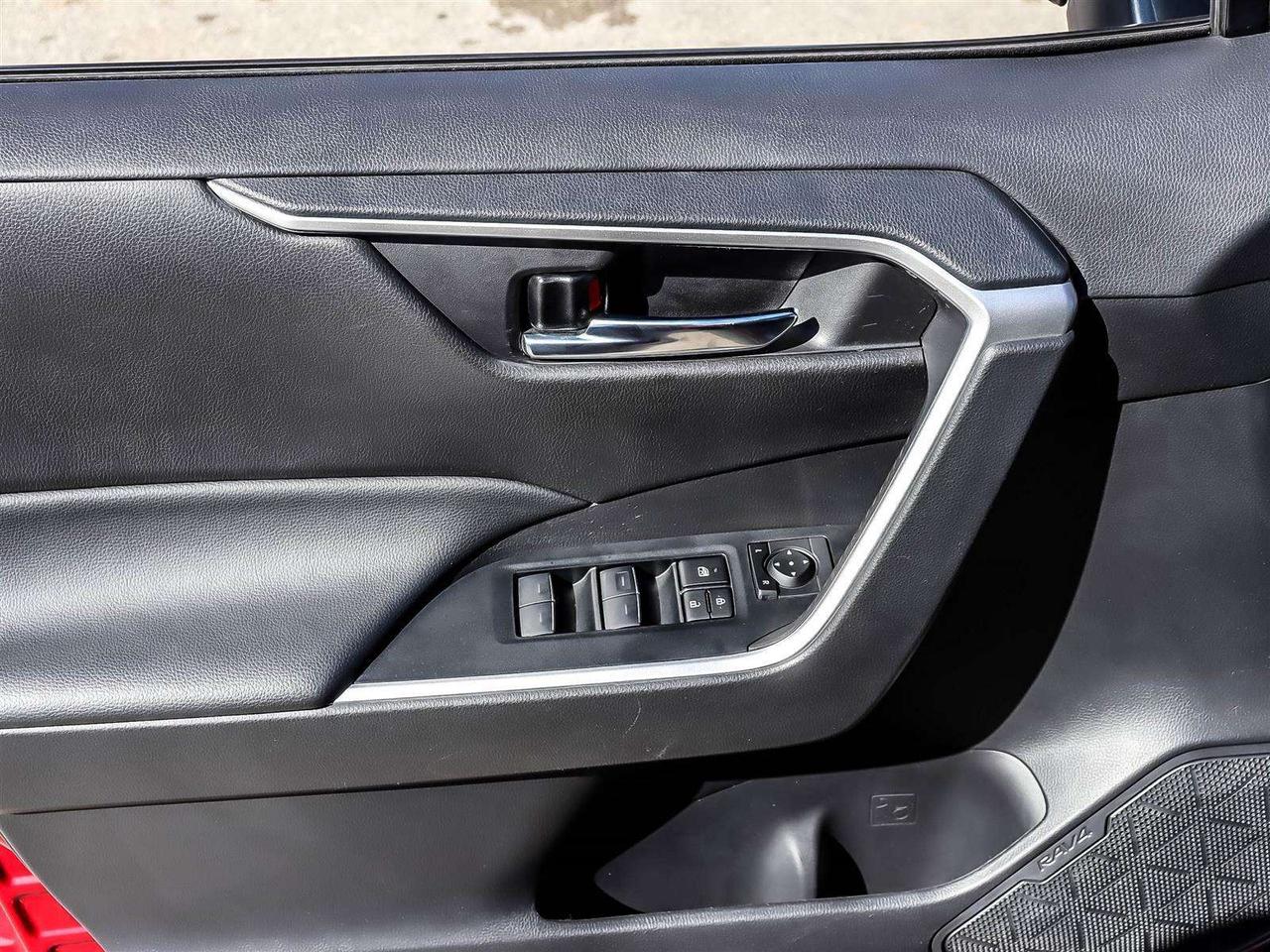 2024 Toyota RAV4 HYBRID XLE AWD ADAPTIVE CRUISE LANE DEPARTURE Photo