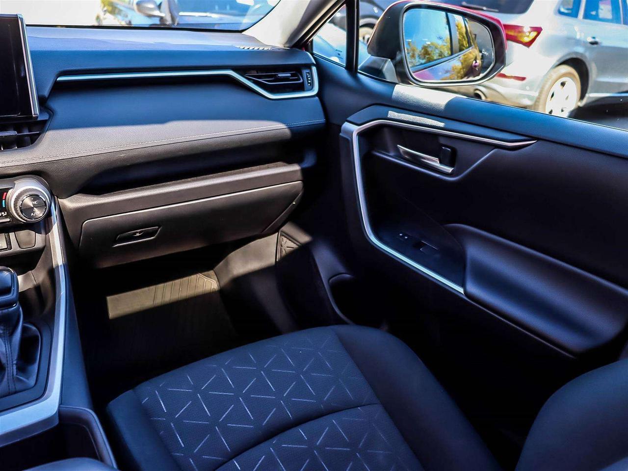 2024 Toyota RAV4 HYBRID XLE AWD ADAPTIVE CRUISE LANE DEPARTURE Photo