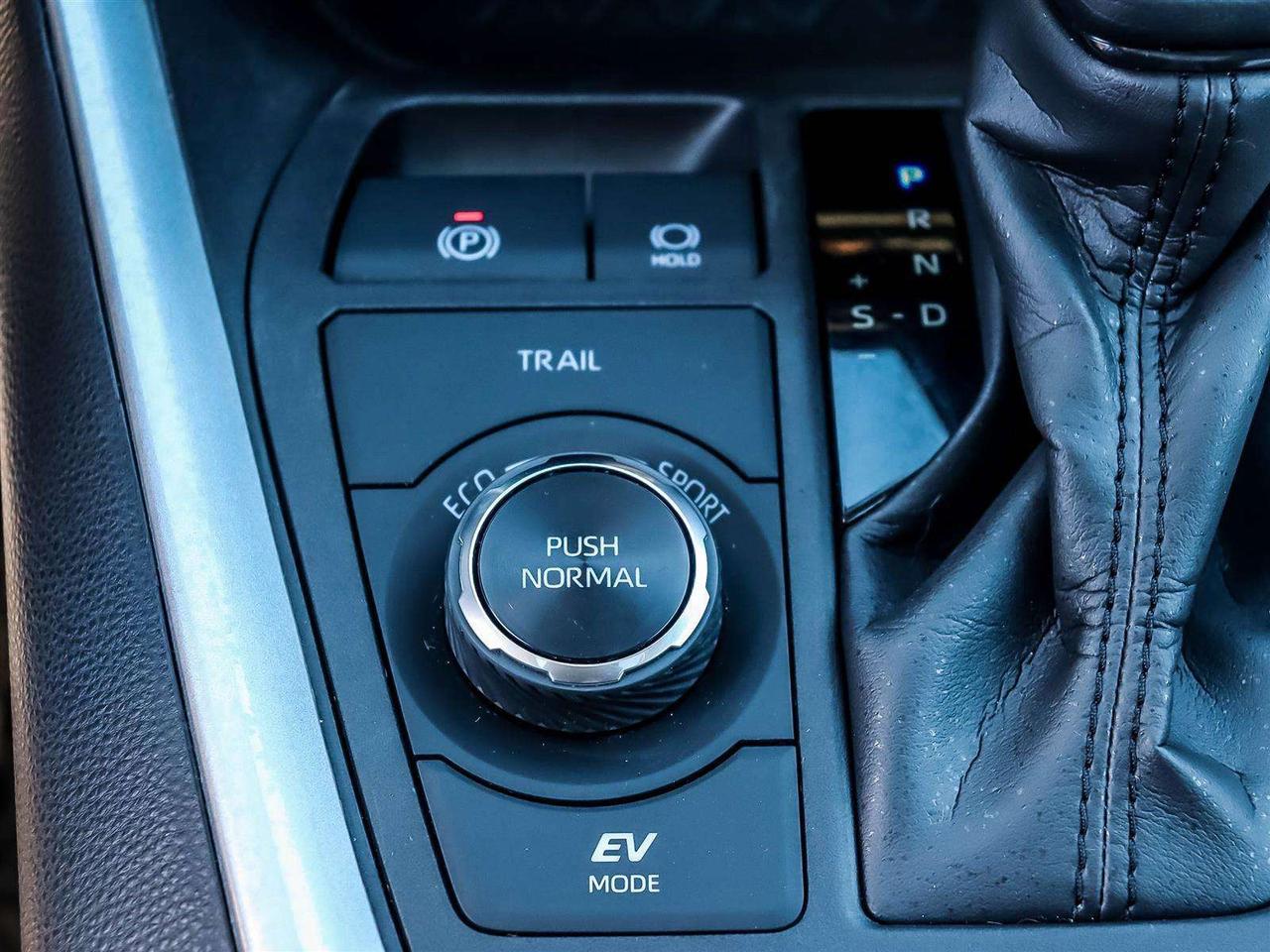 2024 Toyota RAV4 HYBRID XLE AWD ADAPTIVE CRUISE LANE DEPARTURE Photo