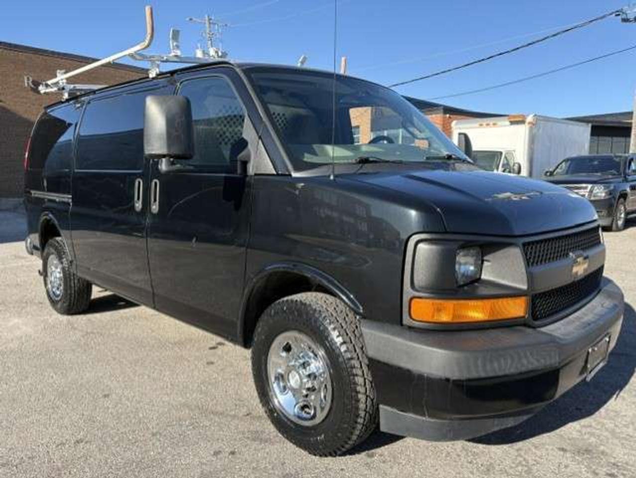 2017 Chevrolet Express 2500 ONLY 53,000KM-1 OWNER-NO ACCIDENTS-LADDER RACKS Photo